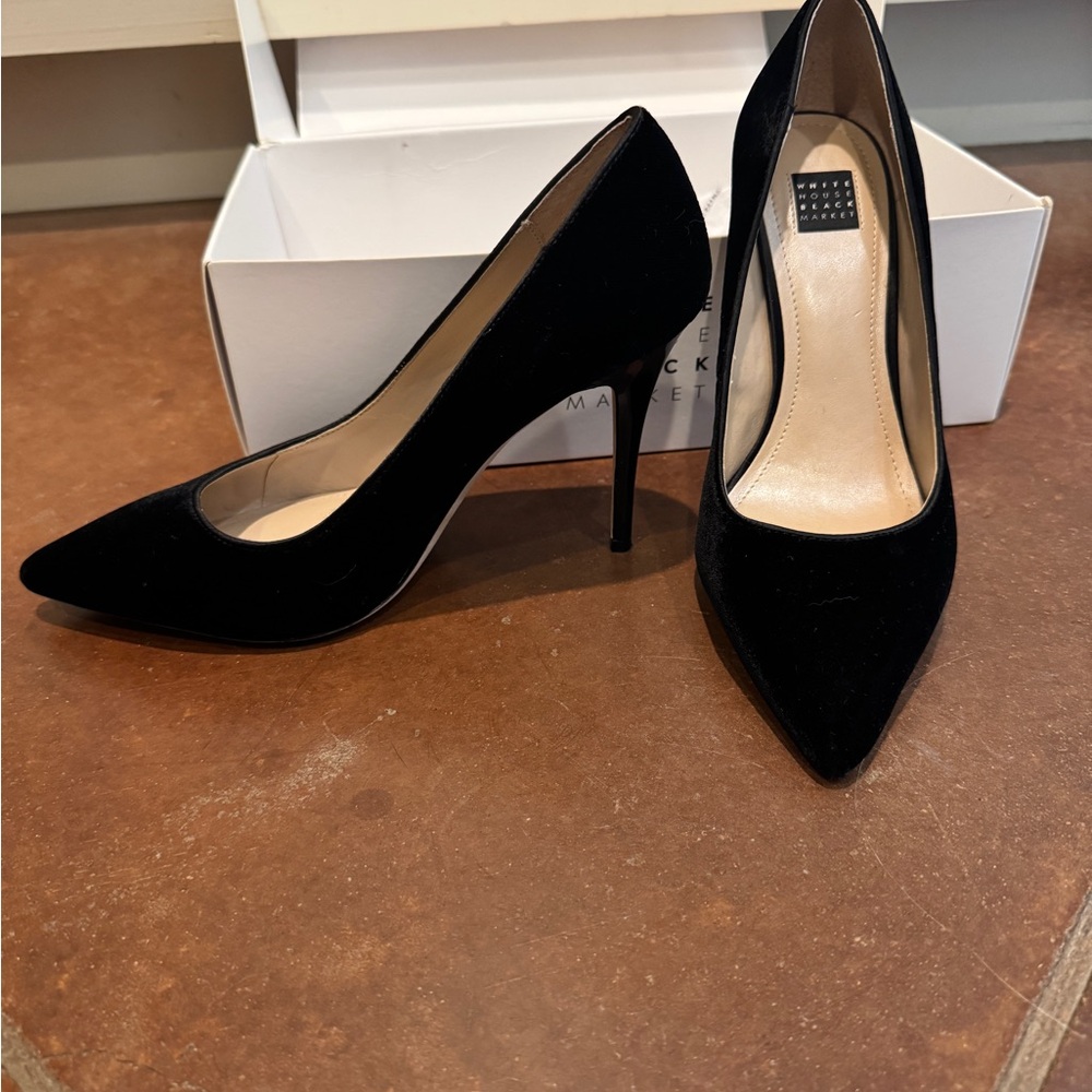 White House Black Market Black Heels - Picture 2 of 3